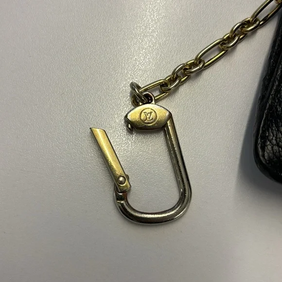 Louis Vuitton Black Leather Card Key Holder - Picture 4 of 11
